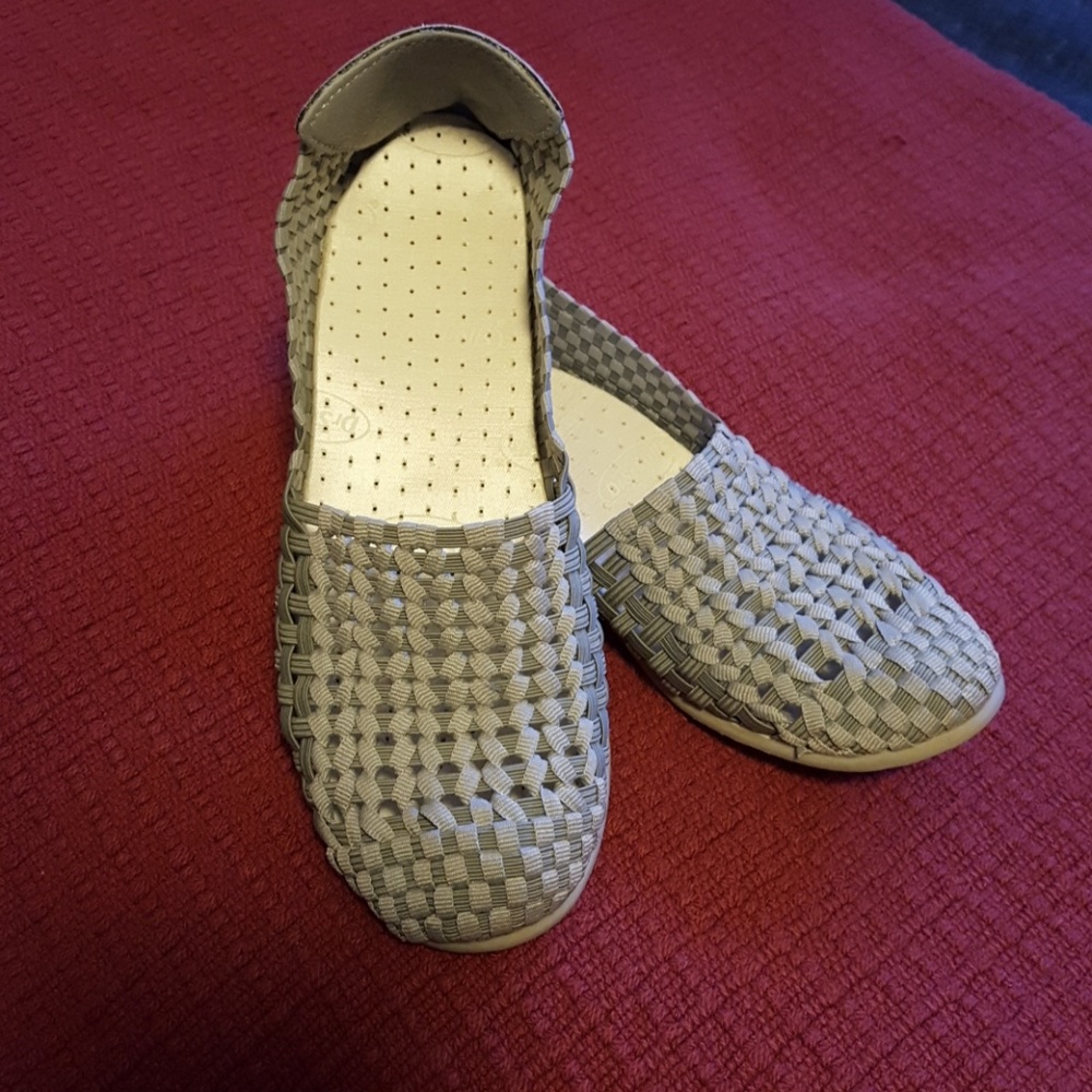 Toms-type shoes